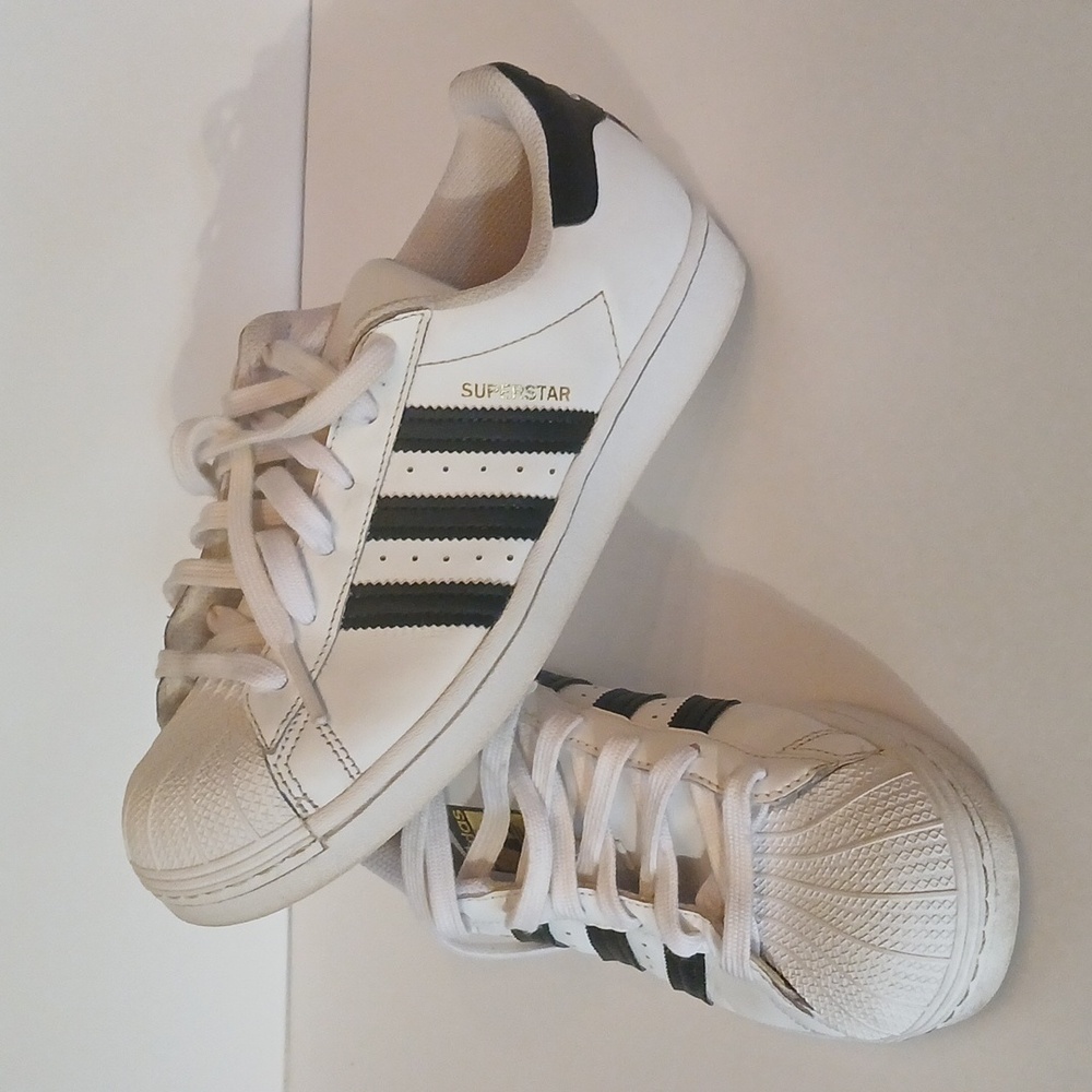 Adidas Superstar White and Black Women's Sneakers Shell Toe Size 6Y/Womens 7.5